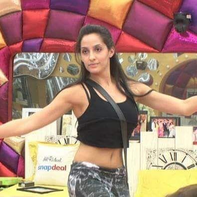 Bigg Boss 9 Contestant: Nora Fatehi Unseen Hot & Spicy Photos Collection