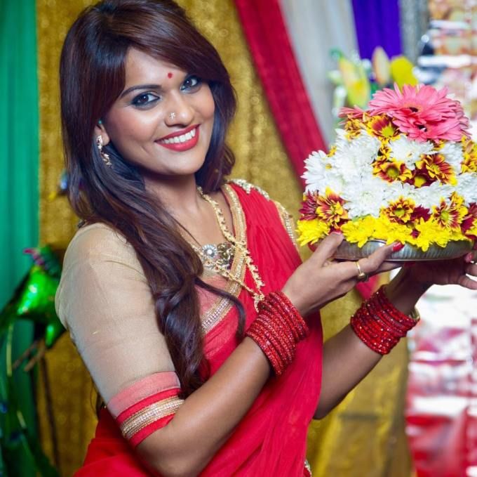 Bigg Boss Contestant Kathi Karthika Personal Photos