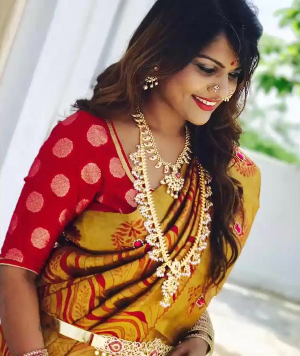 Bigg Boss Contestant Kathi Karthika Personal Photos