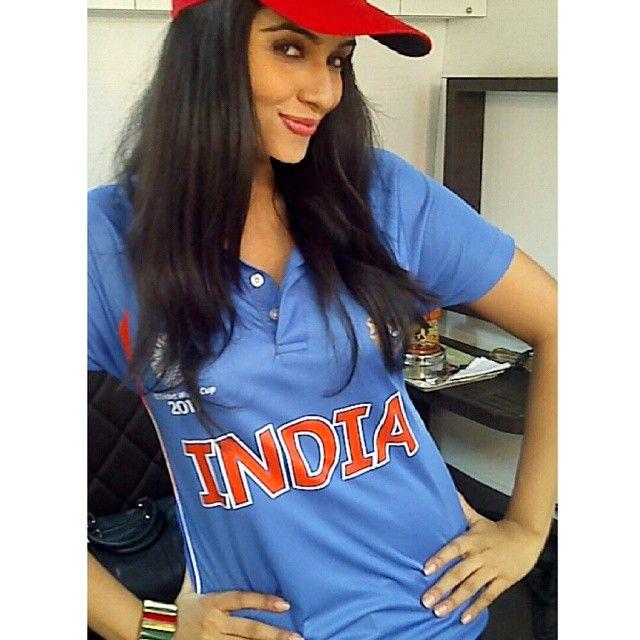 Birthday Special: Asin Thottumkal Rare & Unseen Photos