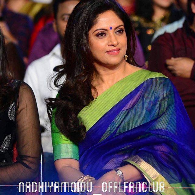 Side Actress Nadhiya Unseen Photos Collections!