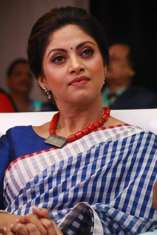 Side Actress Nadhiya Unseen Photos Collections!