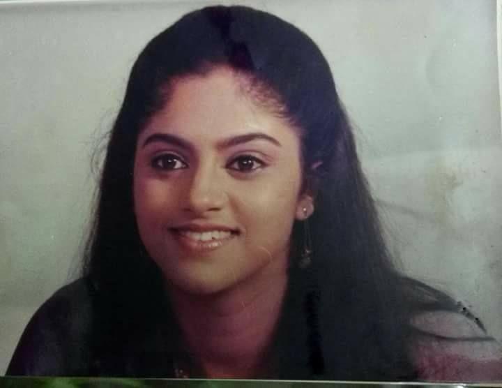 Side Actress Nadhiya Unseen Photos Collections!