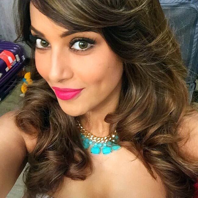Bollywood Celebrities Sickest Selfies Photos