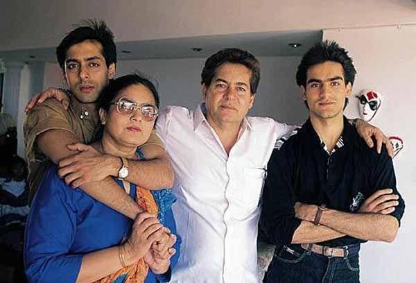 Bollywood Heros Their Family Unseen Photos