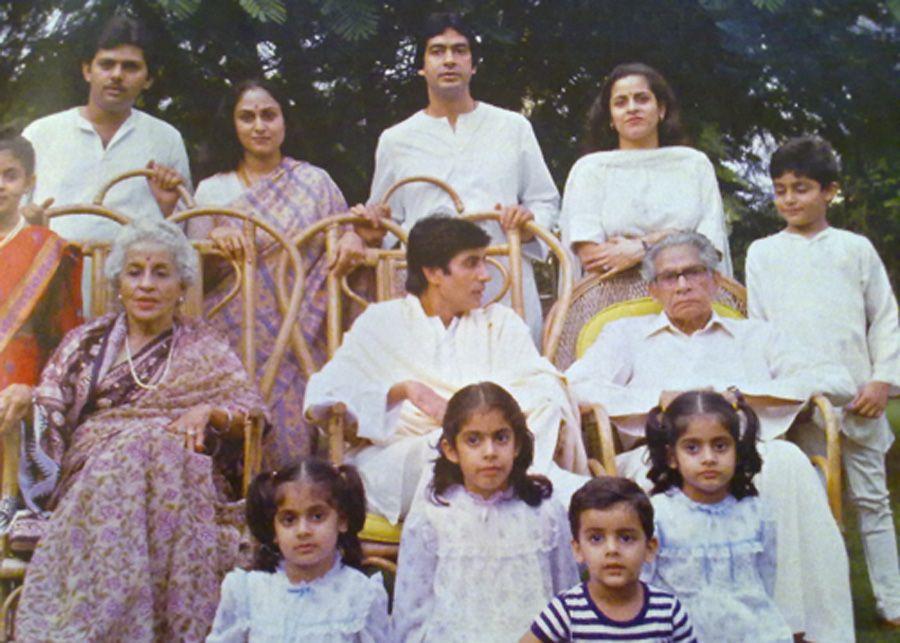 Bollywood Heros Their Family Unseen Photos