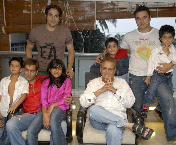 Bollywood Heros Their Family Unseen Photos