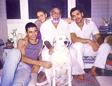 Bollywood Heros Their Family Unseen Photos