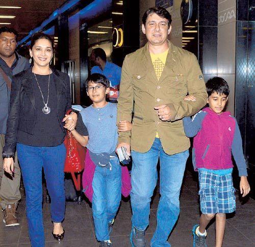 Bollywood Heros Their Family Unseen Photos