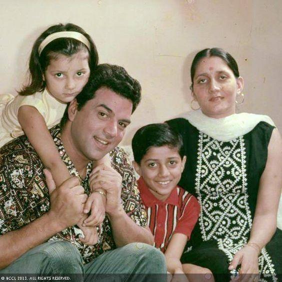 Bollywood Heros Their Family Unseen Photos