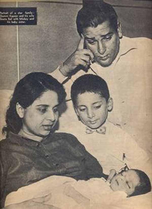 Bollywood Heros Their Family Unseen Photos