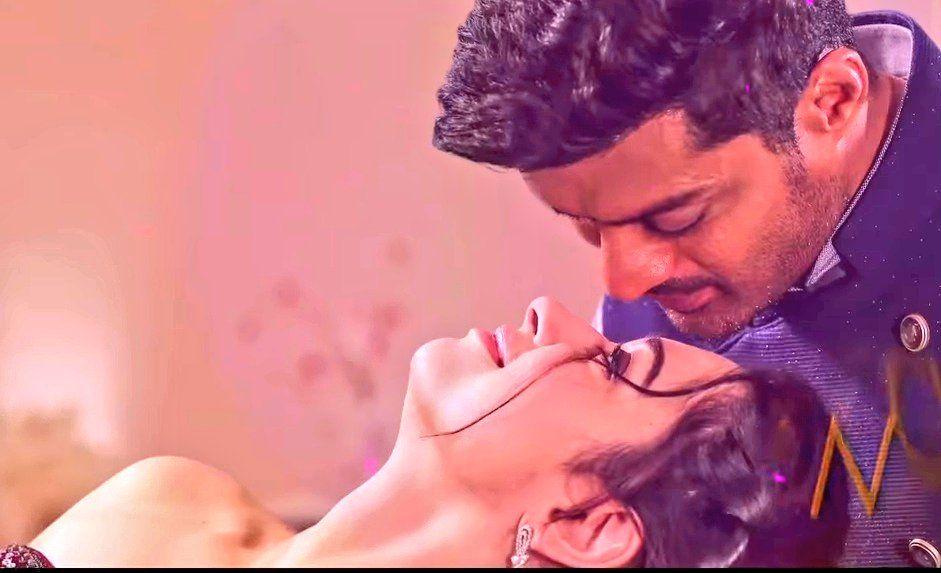 Brand New Posters & Working Stills of Naa Nuvve Movie