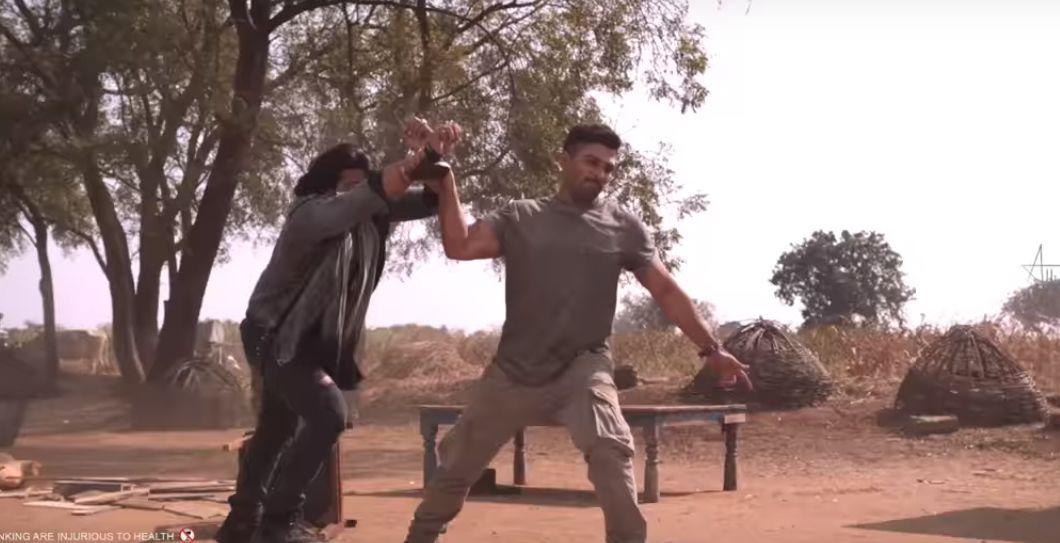 Brand New Stills & Posters of Naa Peru Surya Naa Illu India
