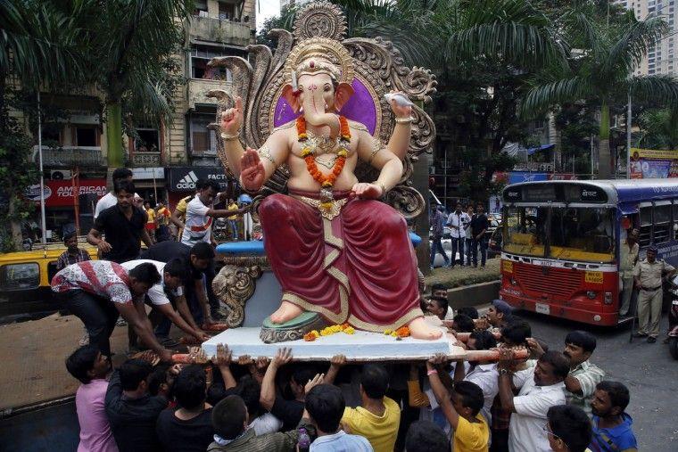Bring Ganapati Idols Ahead of Ganesh Chaturthi Festival