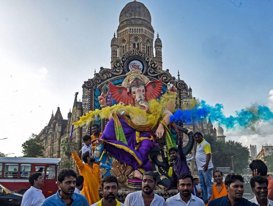 Bring Ganapati Idols Ahead of Ganesh Chaturthi Festival
