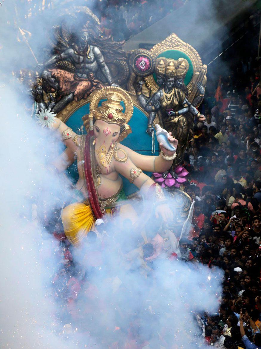 Bring Ganapati Idols Ahead of Ganesh Chaturthi Festival