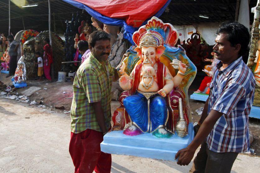 Bring Ganapati Idols Ahead of Ganesh Chaturthi Festival