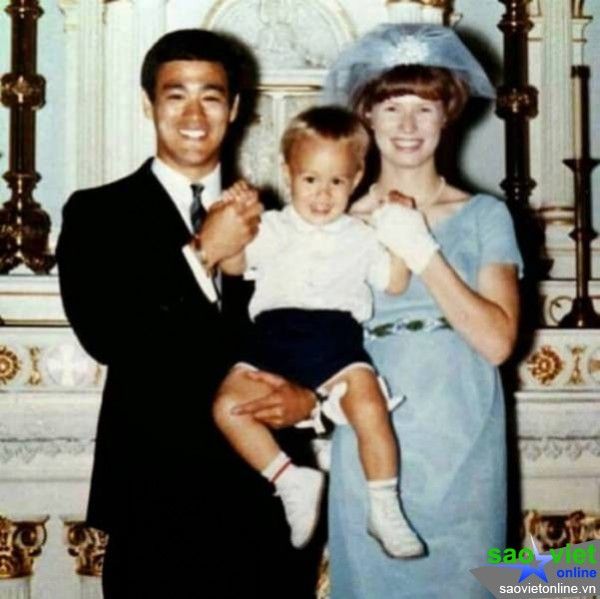 Bruce Lee Rare & Unseen Photo Collection