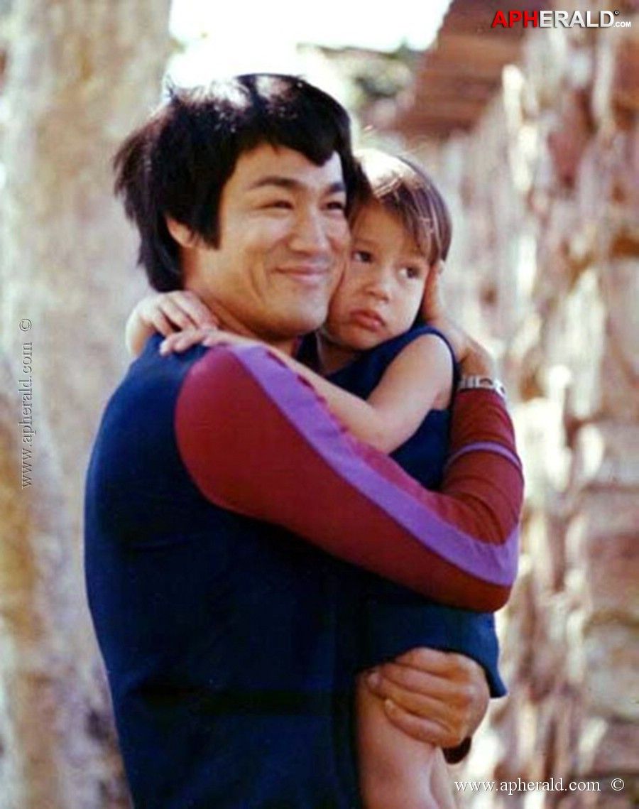 Bruce Lee Rare & Unseen Photo Collection