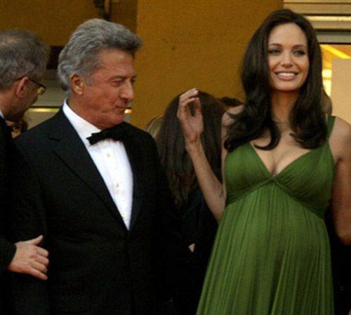 Busted! Celebs Caught Ogling paparazzi sexy photos