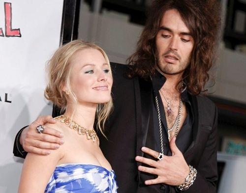 Busted! Celebs Caught Ogling paparazzi sexy photos