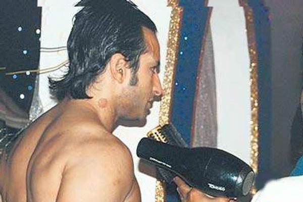 Celebrities Caught Publically Flaunting LOVE BITES on Body Photos