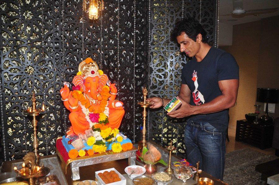 Celebrities Celebrate Ganesh Chaturthi 2016 Photos