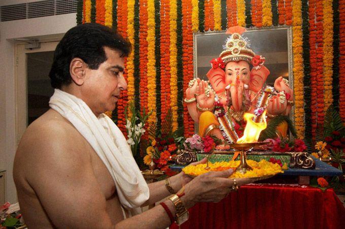Celebrities Celebrate Ganesh Chaturthi 2016 Photos