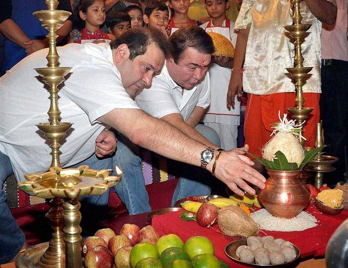 Celebrities Celebrate Ganesh Chaturthi 2016 Photos