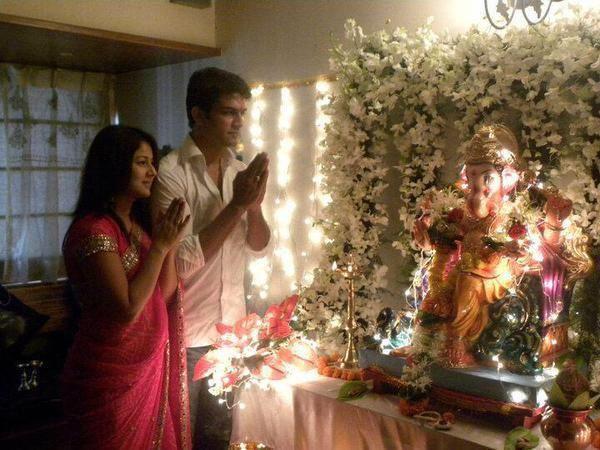 Celebrities Celebrate Ganesh Chaturthi 2016 Photos