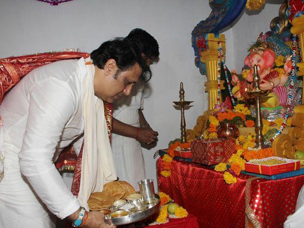 Celebrities Celebrate Ganesh Chaturthi 2016 Photos