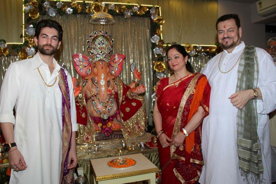 Celebrities Celebrate Ganesh Chaturthi 2016 Photos