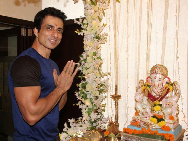 Celebrities Celebrate Ganesh Chaturthi 2016 Photos