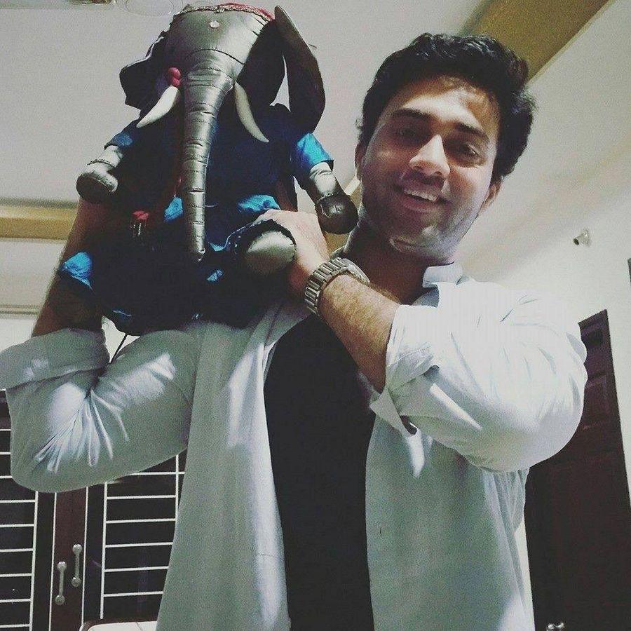 Celebrities Celebrate Ganesh Chaturthi 2016 Photos