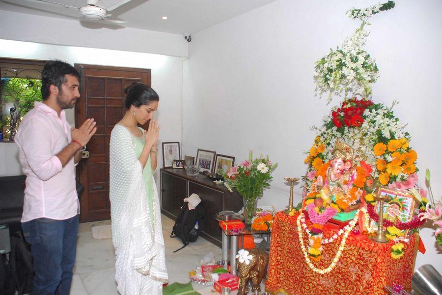 Celebrities Celebrate Ganesh Chaturthi 2016 Photos