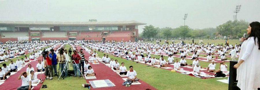 Celebrities Snapped during Yoga session 2017 Highlights Photos