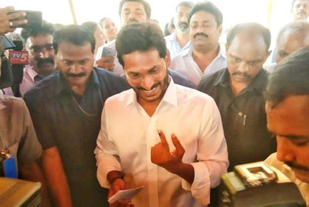 Celebrities and politicians Cast Their Vote Photos