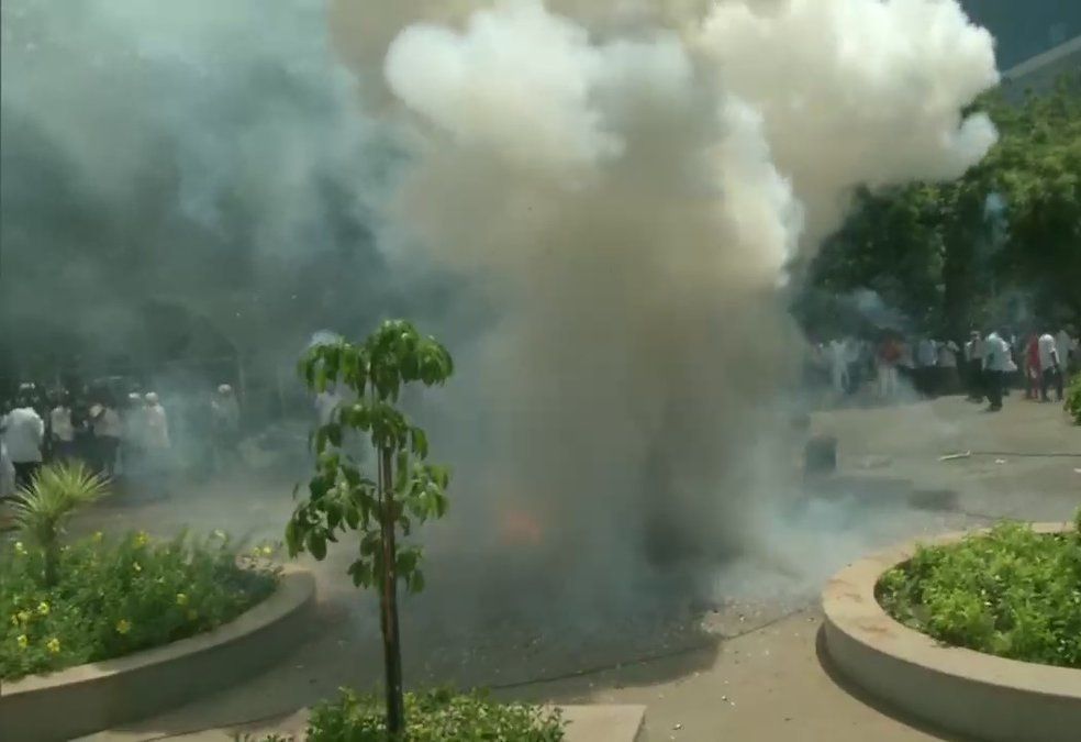  Left protest vandalism during Shah roadshow in Kolkata