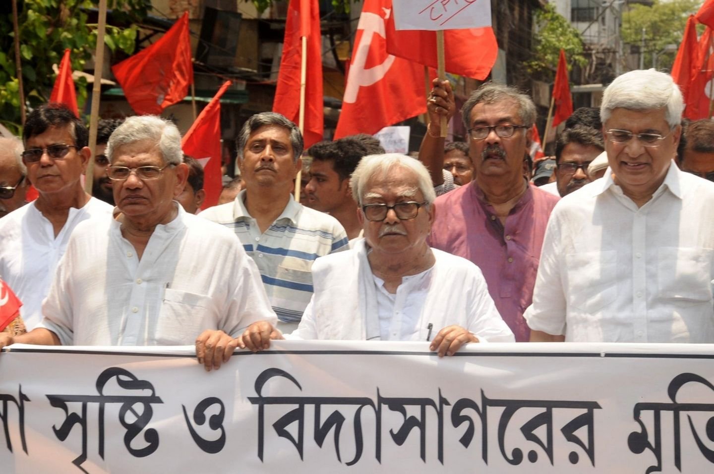  Left protest vandalism during Shah roadshow in Kolkata