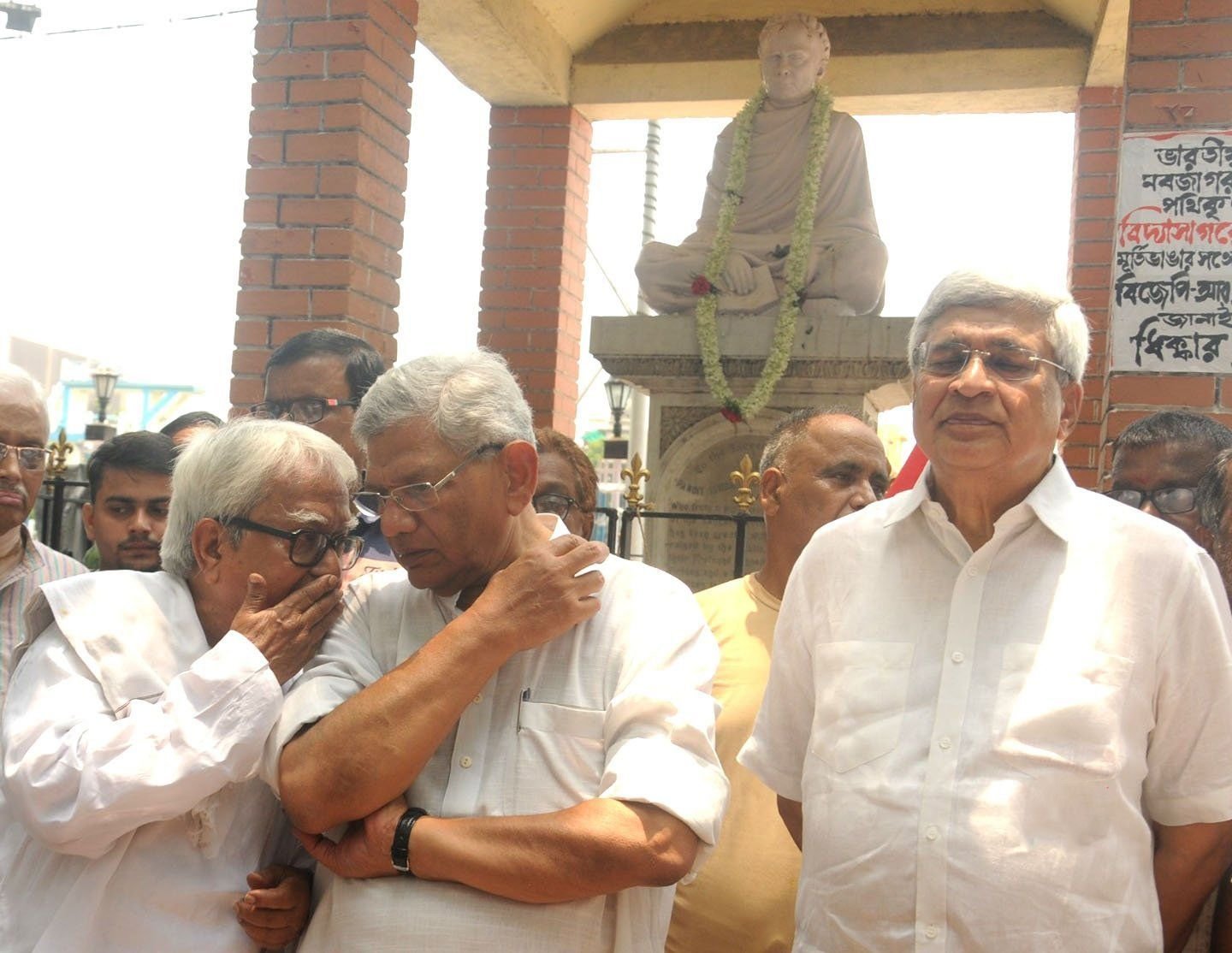  Left protest vandalism during Shah roadshow in Kolkata