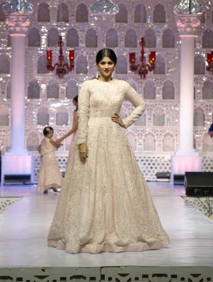 Celebs Beautiful Rampwalk Photos At Teach For Change Event