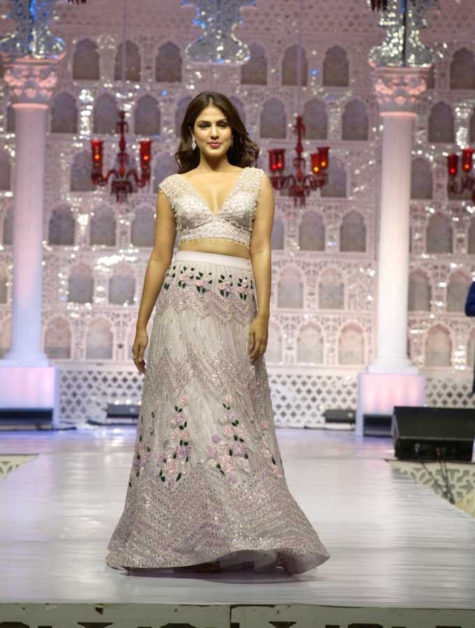 Celebs Beautiful Rampwalk Photos At Teach For Change Event