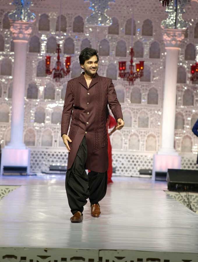 Celebs Beautiful Rampwalk Photos At Teach For Change Event