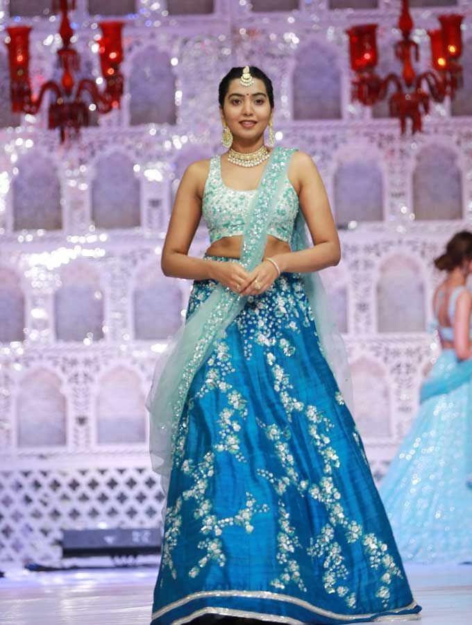 Celebs Beautiful Rampwalk Photos At Teach For Change Event