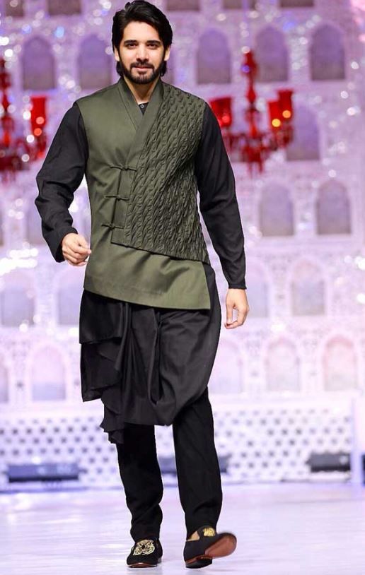 Celebs Beautiful Rampwalk Photos At Teach For Change Event