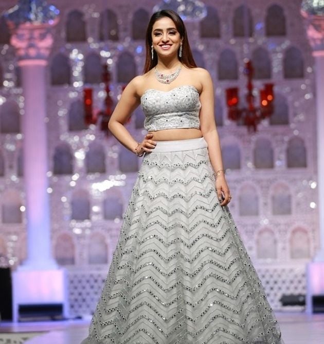 Celebs Beautiful Rampwalk Photos At Teach For Change Event