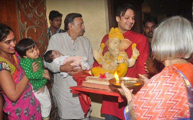 Celebs Celebrate Ganesh Chaturthi 2017 Photos