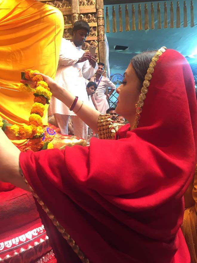 Celebs Seek Blessings Of Lalbaughcha Raja Photos