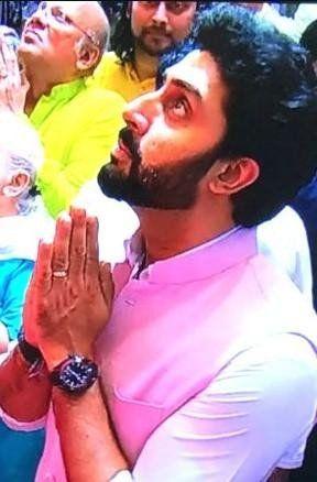 Celebs Seek Blessings Of Lalbaughcha Raja Photos