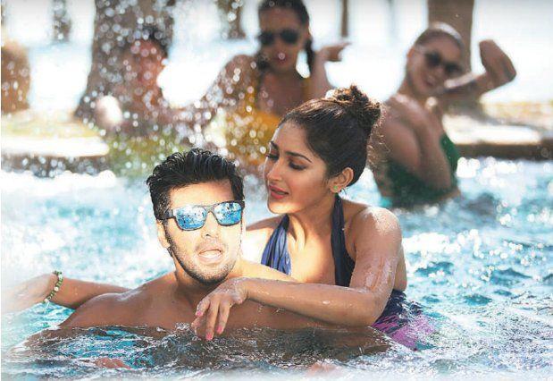 Check Out The Brand New Stills from Ghajinikanth Movie